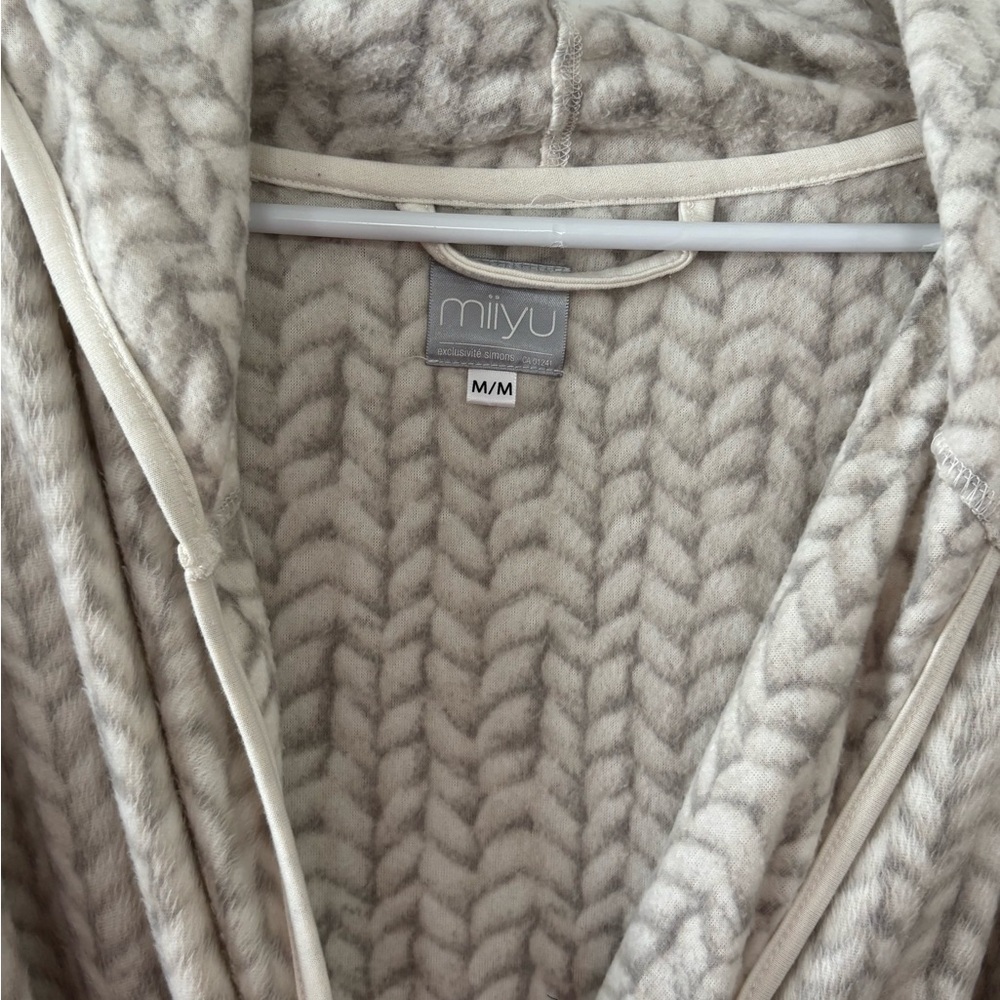 Miyu Fleece Robe - Picture 7 of 7